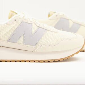 New Balance 237 Shoes